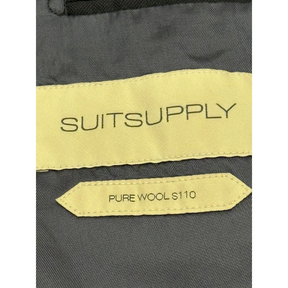 Suitsupply lazio model